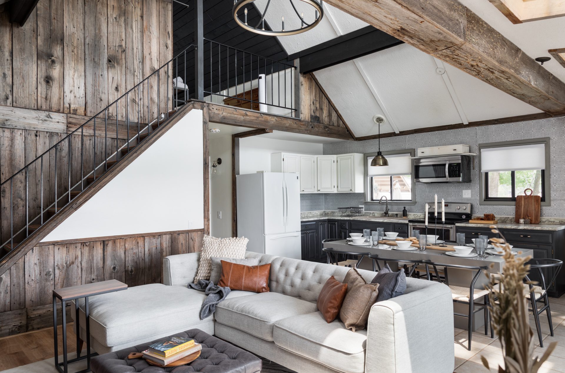 7323Sagamore 33