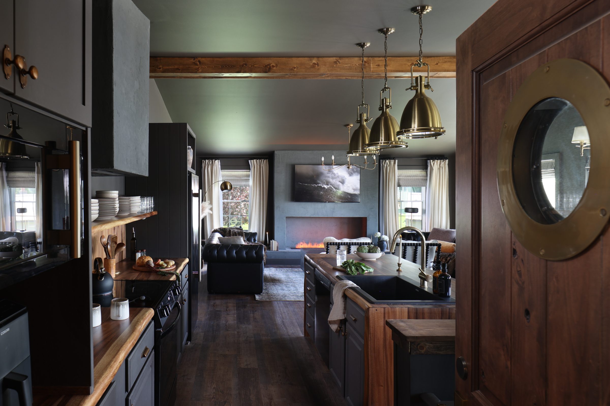 Black Pearl B&B: 13 prk 1063copy